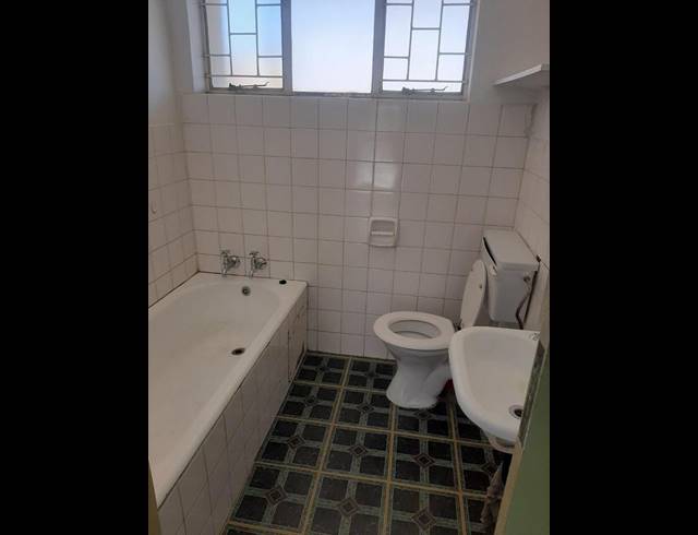 2 BEDROOM APARTMENT FOR SALE IN SUNNYSIDE